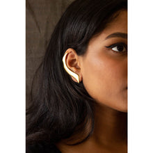 Load image into Gallery viewer, dotto earcuff earring